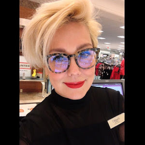 Meet your Posher, Debbie